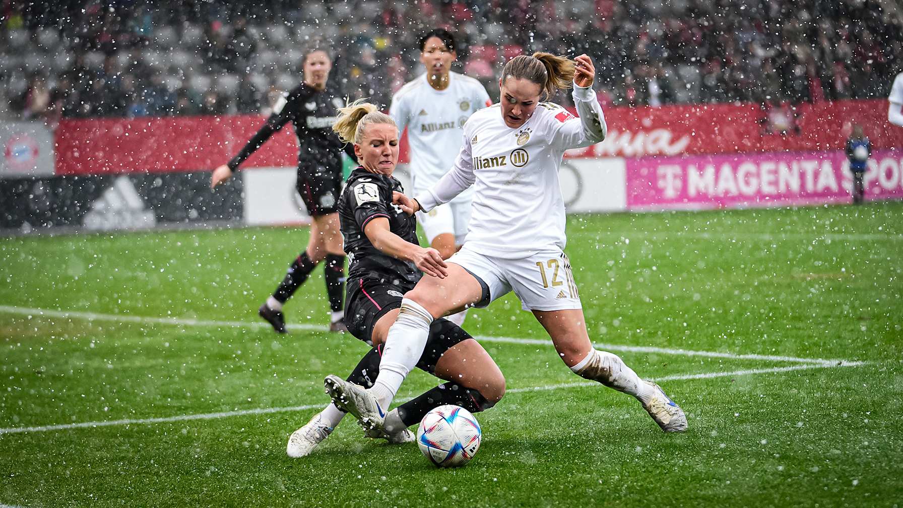 FC Bayern Frauen, Sydney Lohmann, Zweikampf