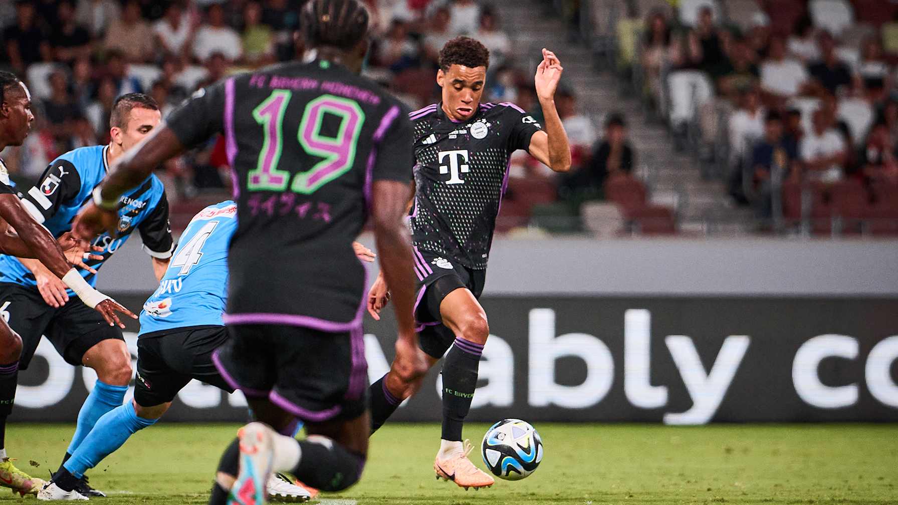 Kawaski Frontale - FC Bayern