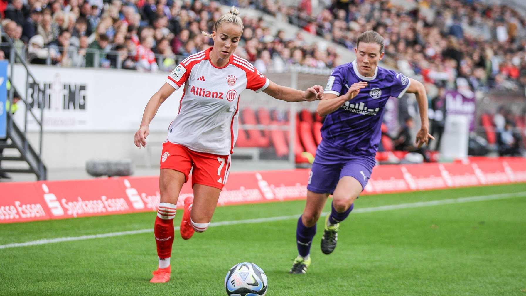 FC Bayern Frauen, Giulia Gwinn, Zweikampf
