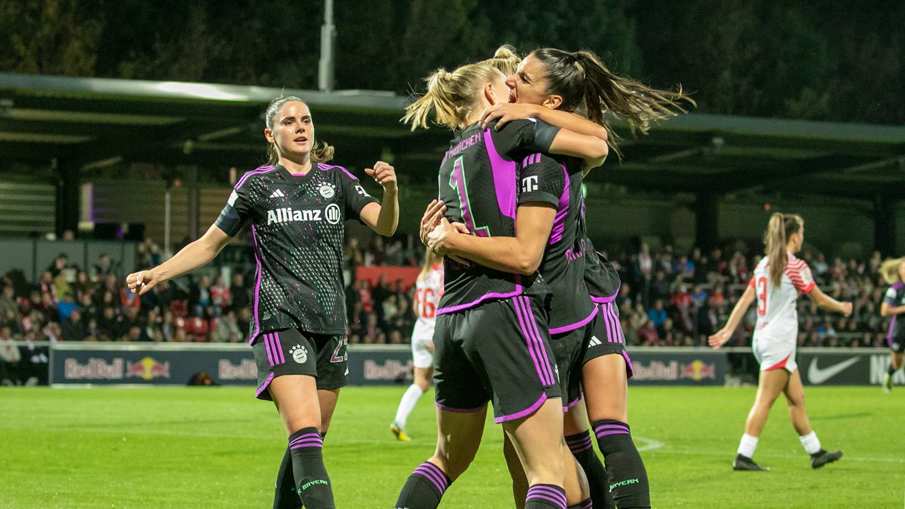 FC Bayern Frauen, Google Pixel Frauen-Bundesliga, RB Leipzig, Lea Schüller, Jovana Damnjanović, Sarah Zadrazil, Torjubel