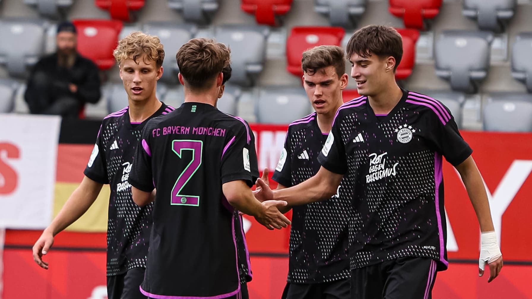 FC Bayern U19, Kaiserslautern
