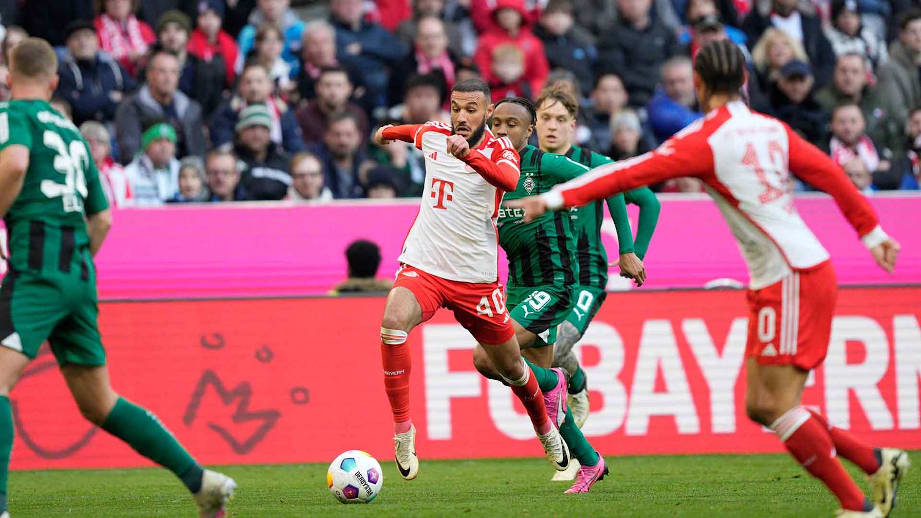 Spielszene aus dem Bundesliga-Spiel FC Bayern gegen Borussia Mönchengladbach