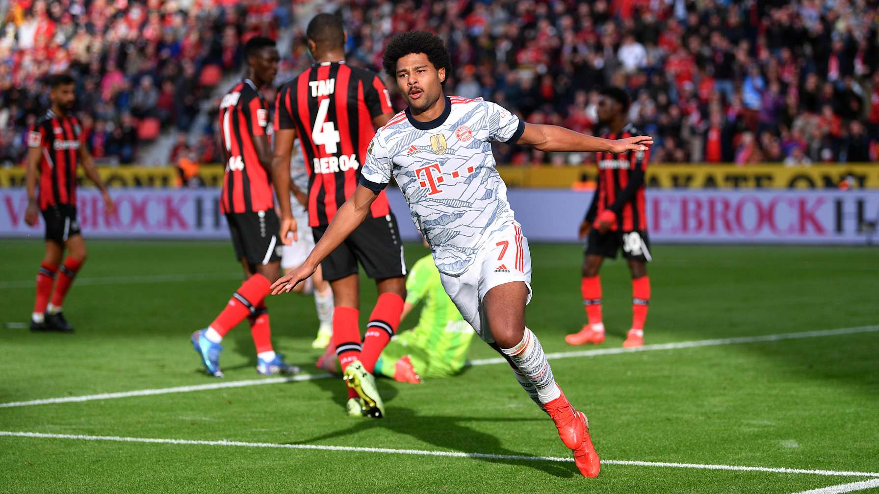 Serge Gnabry  beim Torjubel.
