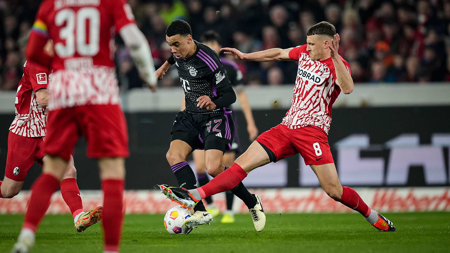 Spielszene aus der Bundesliga-Partie SC Freiburg - FC Bayern