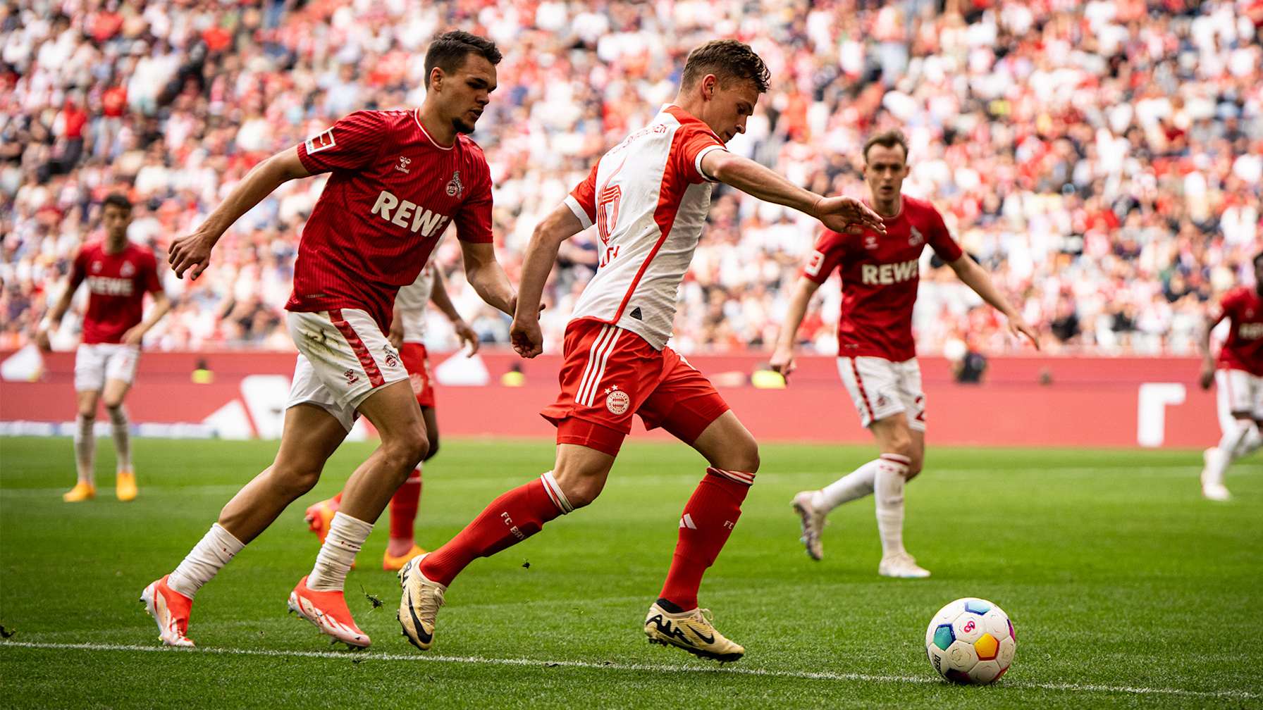 Spielszene aus dem Bundesliga-Spiel FC Bayern gegen 1. FC Köln
