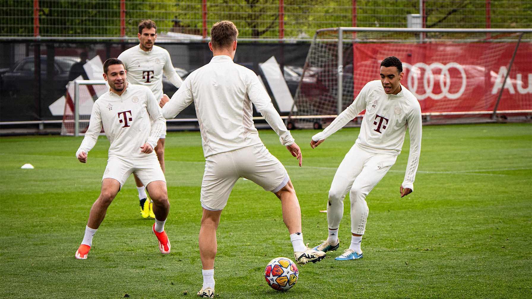 Entrenamiento del FC Bayern en la previa de la vuelta de los cuartos de Champions Leaguece contra el Arsenal