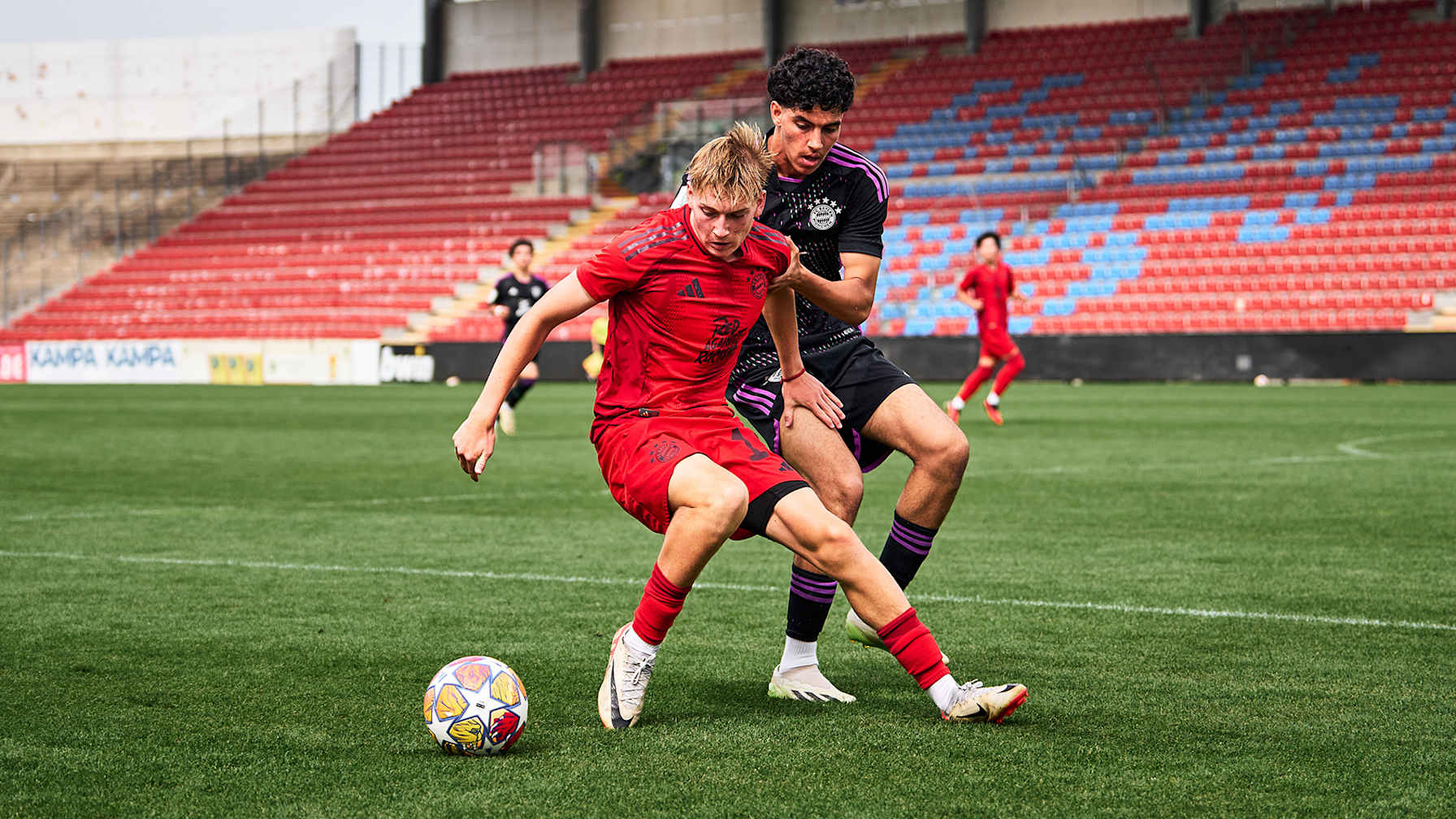 Szene aus dem Spiel FC Bayern World Squad vs. FC Bayern U19