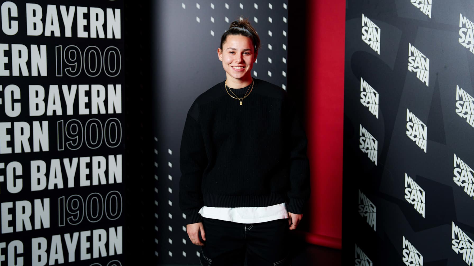 Lena Oberdorf on the day she signed her contract with FC Bayern Women