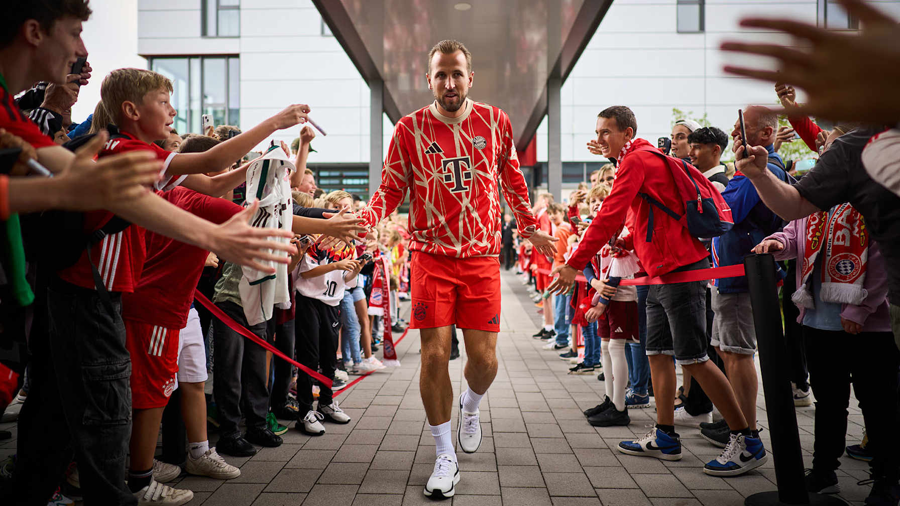 Harry Kane vor dem Spiel gegen den Grasshopper Club Zürich