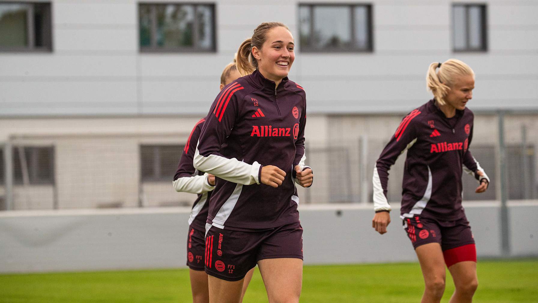 Sydney Lohmann während des Trainings der FC Bayern Frauen