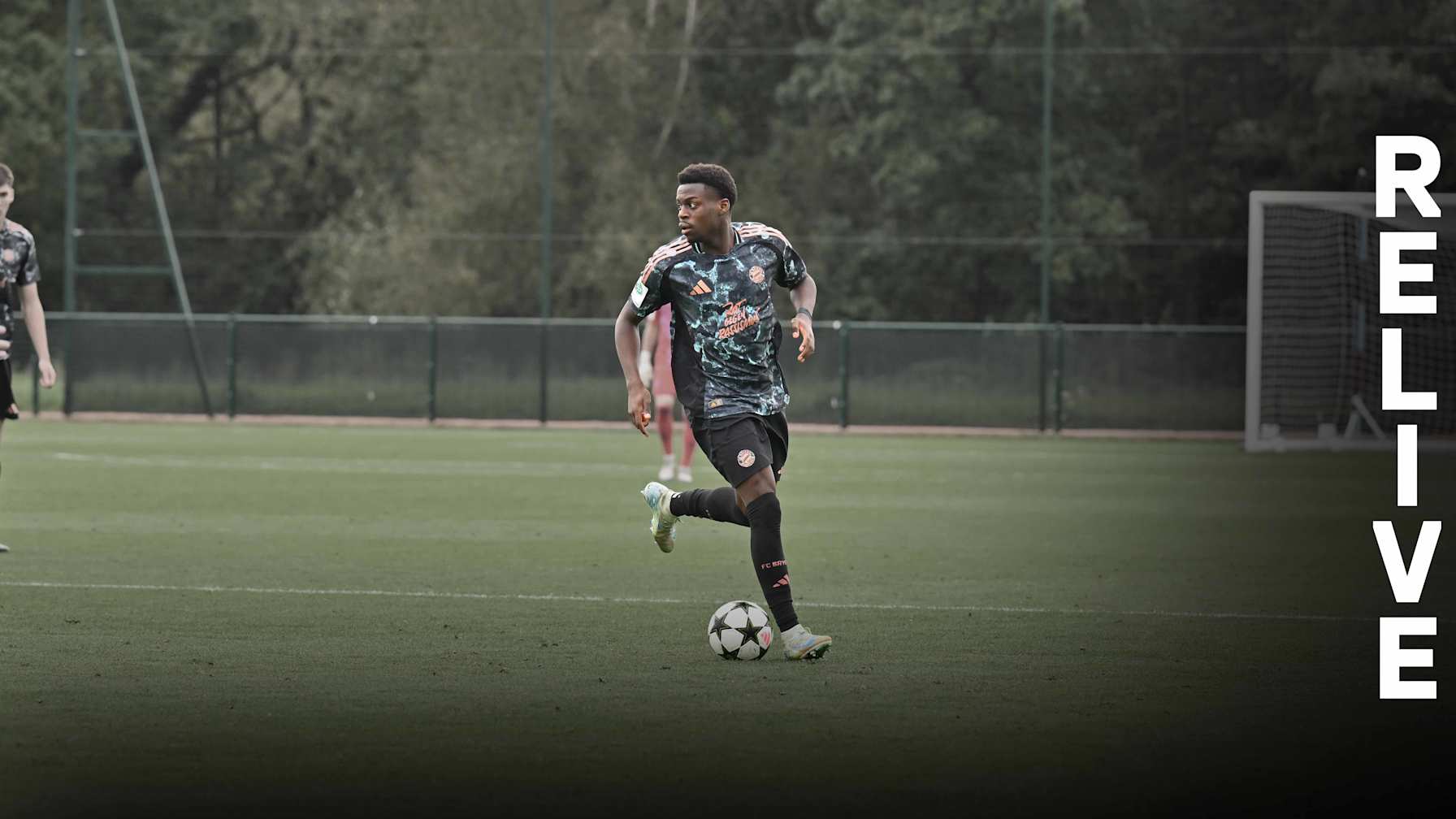 FC Bayern U19, Aston Villa U19, Youth League.