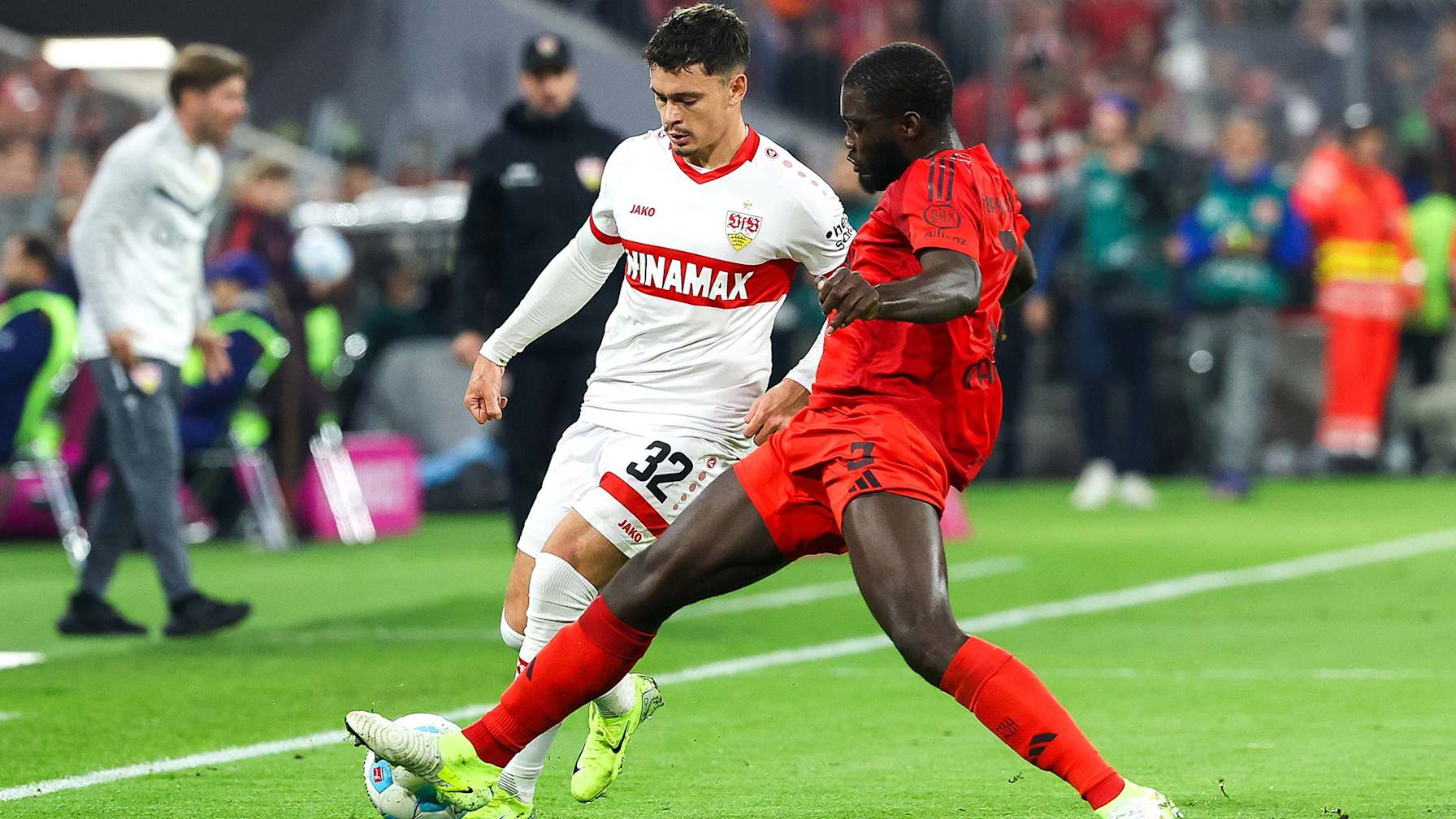 Spielszene aus dem Bundesliga-Duell FC Bayern vs. VfB Stuttgart