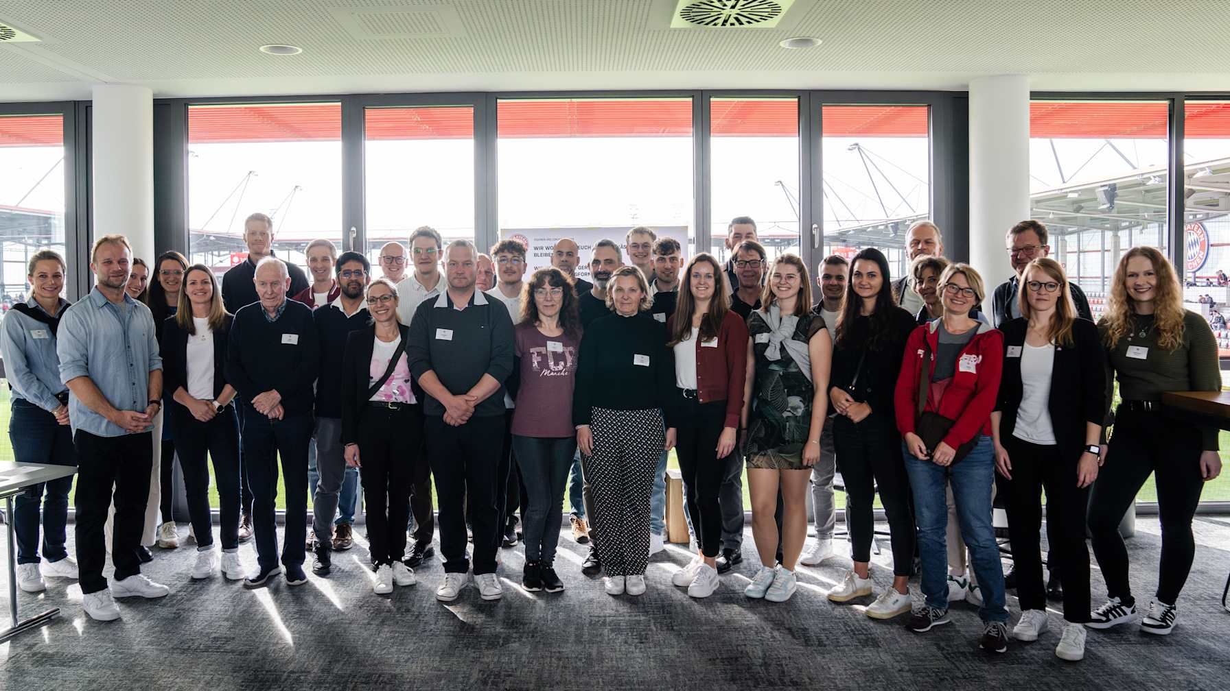 Gruppenfoto beim Workshop des FC Bayern zum Thema Nachhaltigkeit