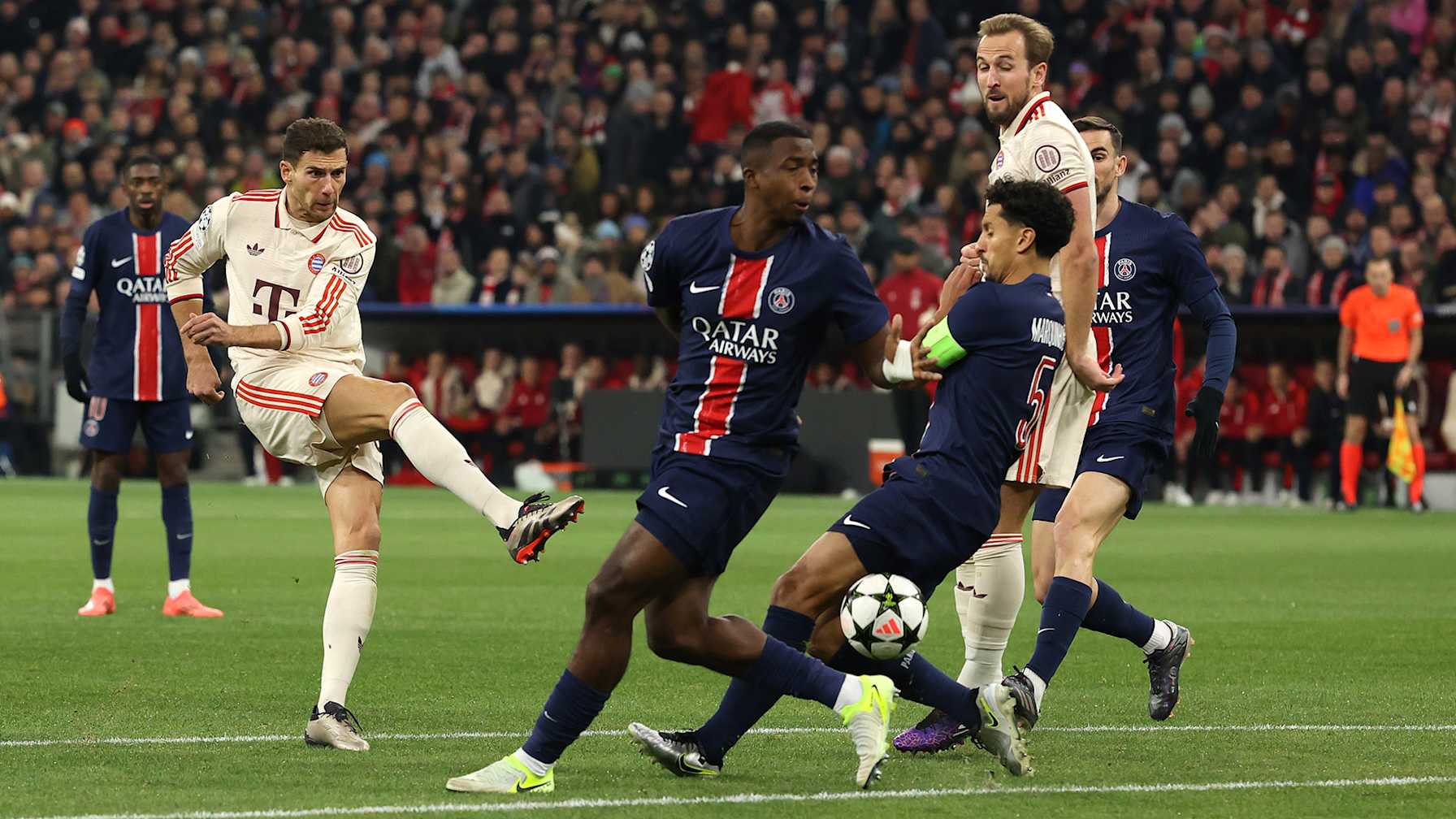 Spielszene aus der Partie FC Bayern - Paris Saint-Germain