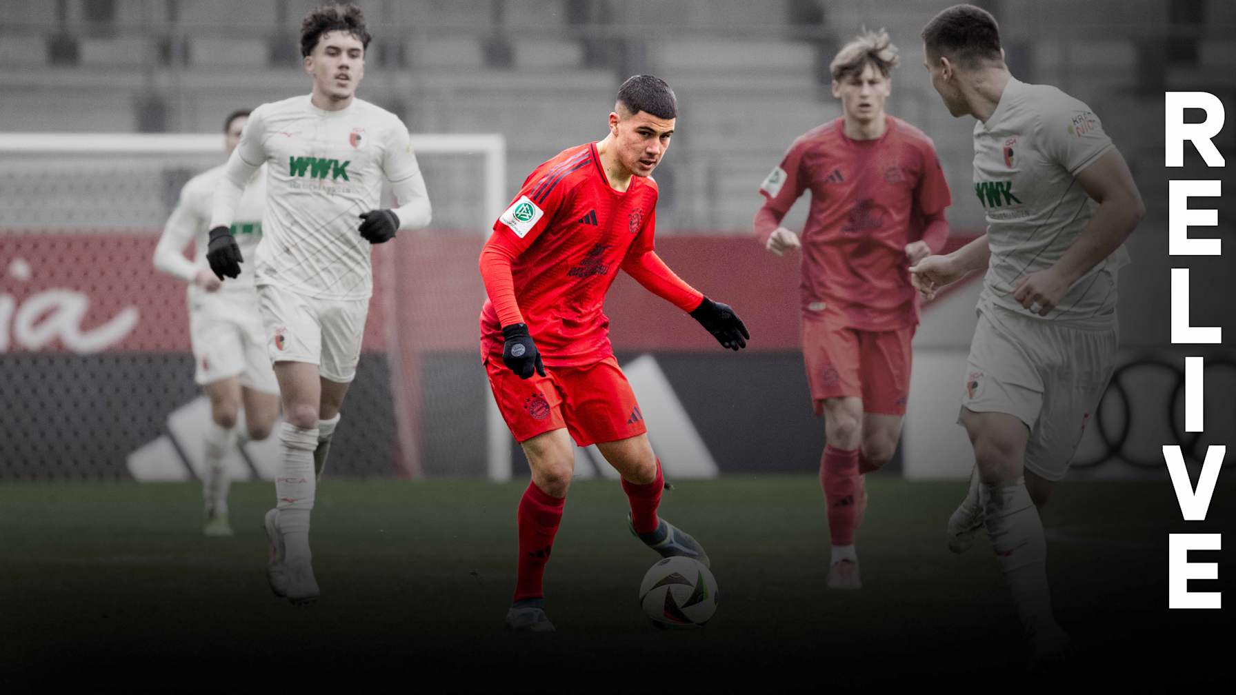 Spielszene aus dem Duell der FC Bayern U19 gegen den FC Augsburg