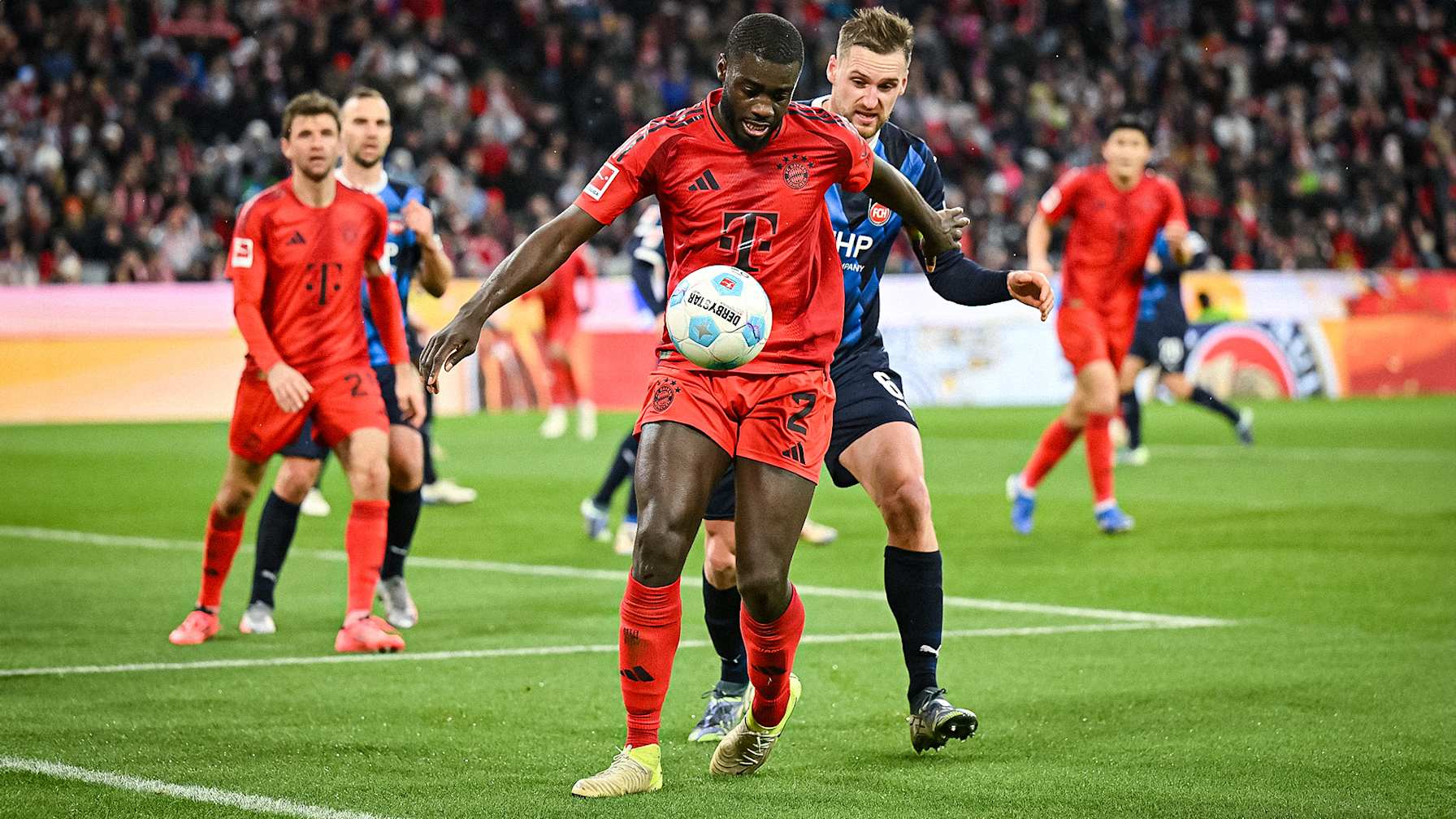 Spielszene aus dem Bundesliga-Spiel FC Bayern gegen 1. FC Heidenheim