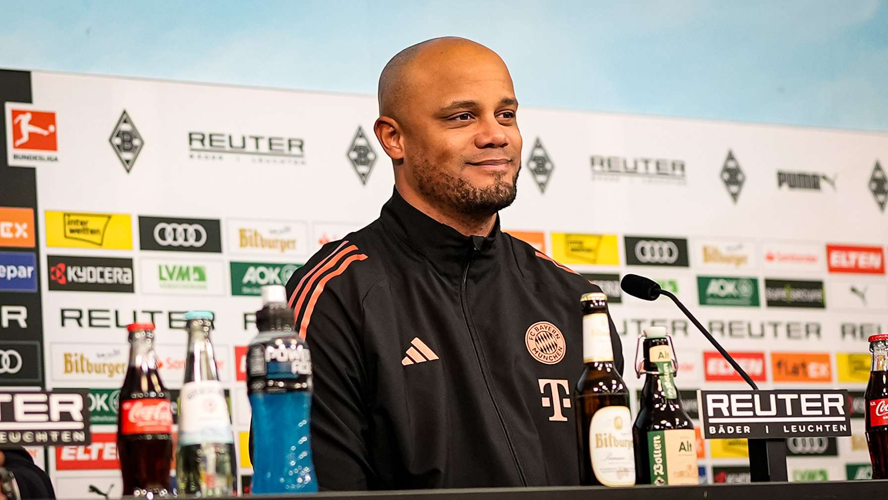 Vincent Kompany at the press conference after FC Bayern's Bundesliga match at Mönchengladbach