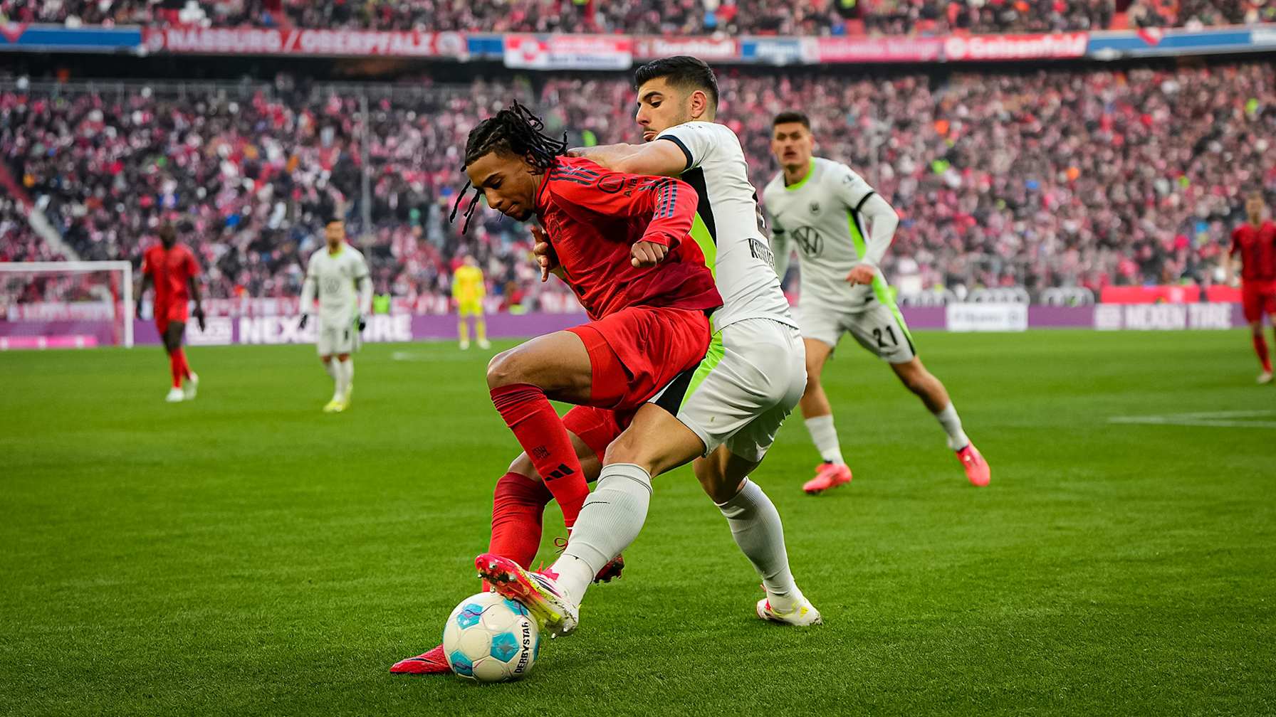 Spielszene aus dem Bundesliga-Duell FC Bayern vs. VfL Wolfsburg
