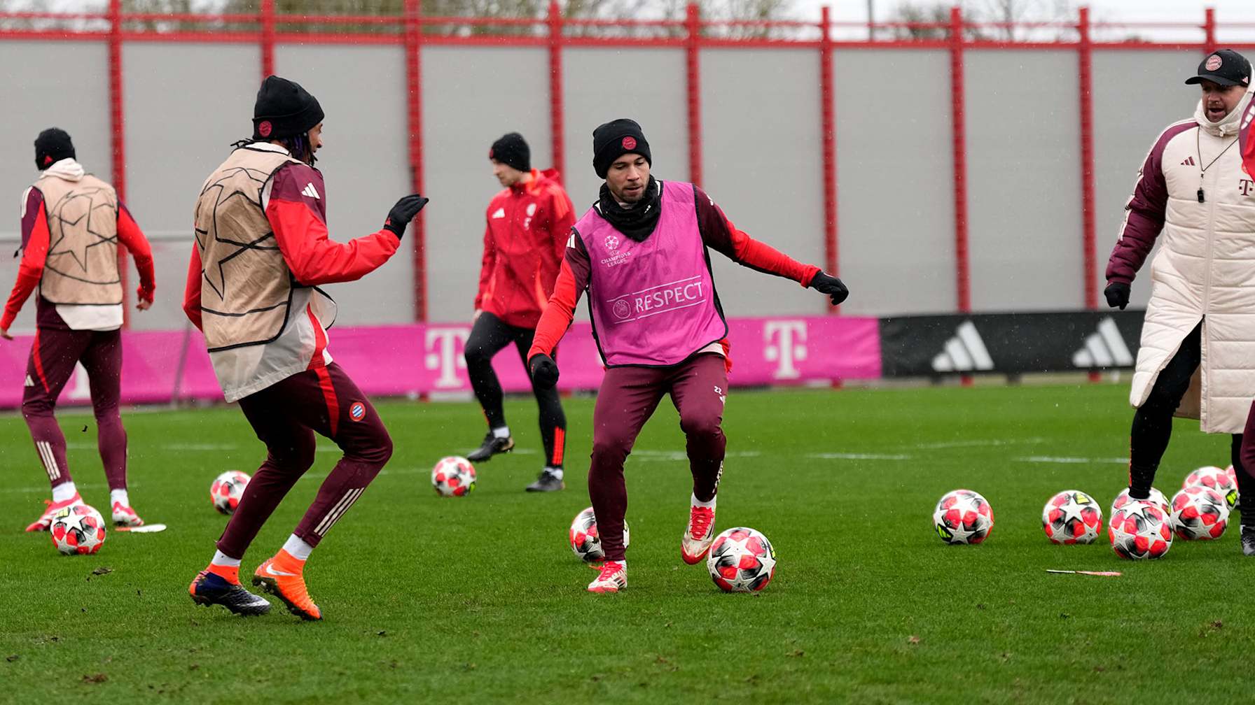 Training des FC Bayern vor dem Champions League-Spiel gegen ŠK Slovan Bratislava