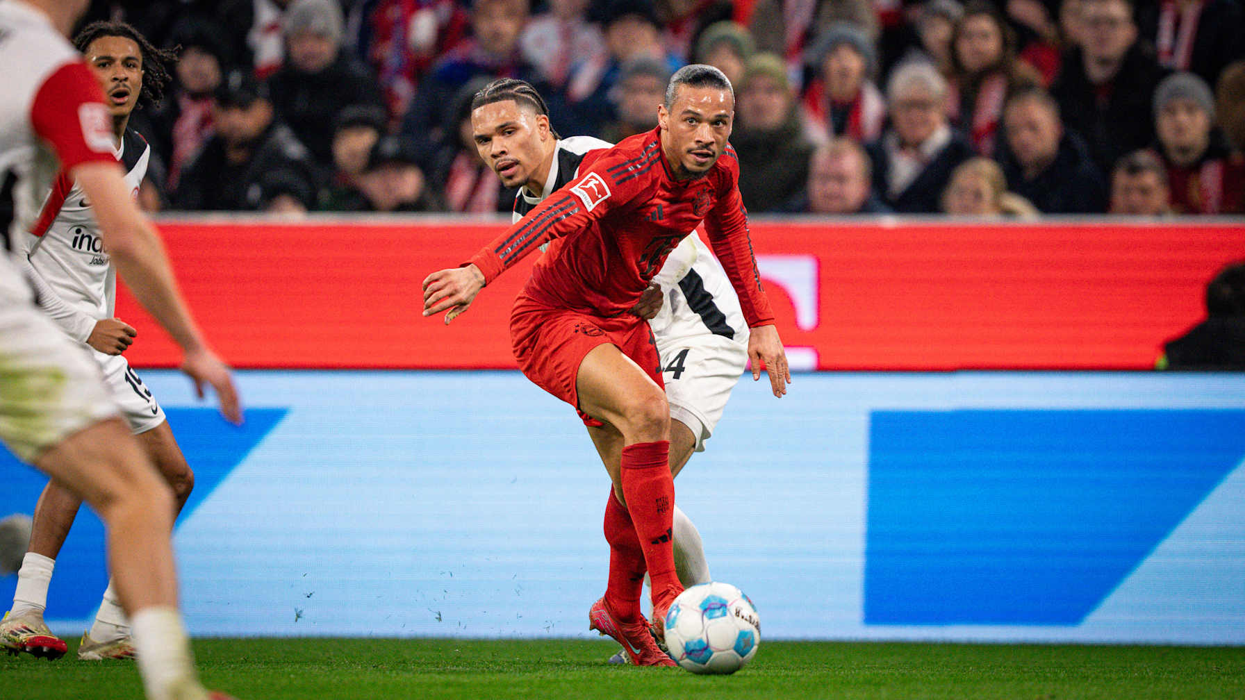 Spielszene aus dem Bundesliga-Duell  FC Bayern - Eintracht Frankfurt