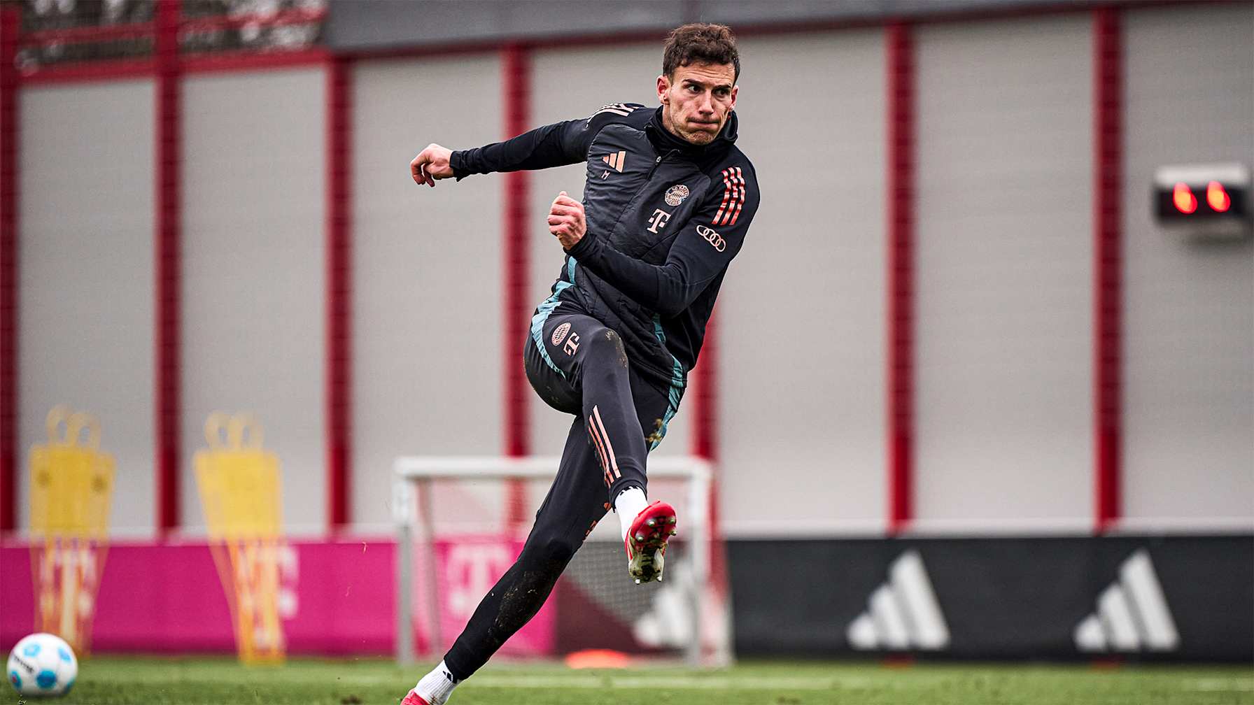 Hier geht es zum Video mit den besten Szenen des FC Bayern Trainings im Februar 2025