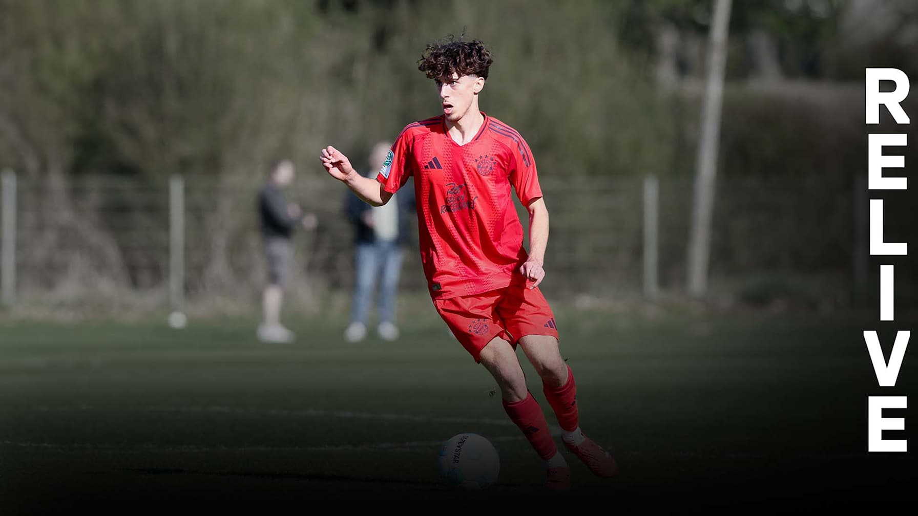 David Santos im Duell der FC Bayern U19 beim Nachwuchs des Chemnitzer FC