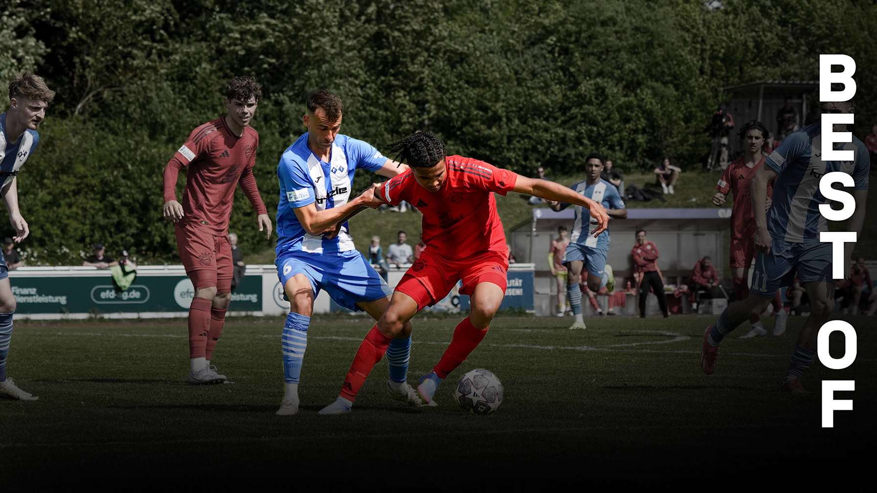 Julien Yanda der Amateure im Zweikampf im gegen den FV Illertissen