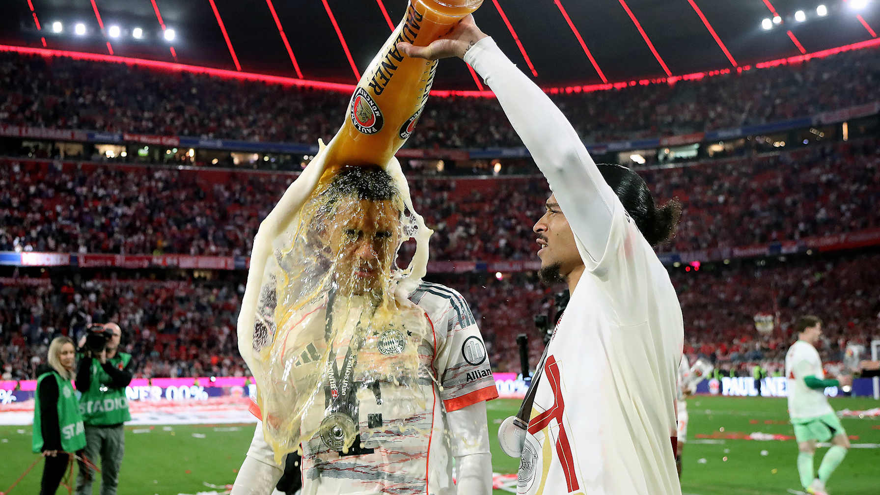 Best-of Weißbierduschen des FC Bayern