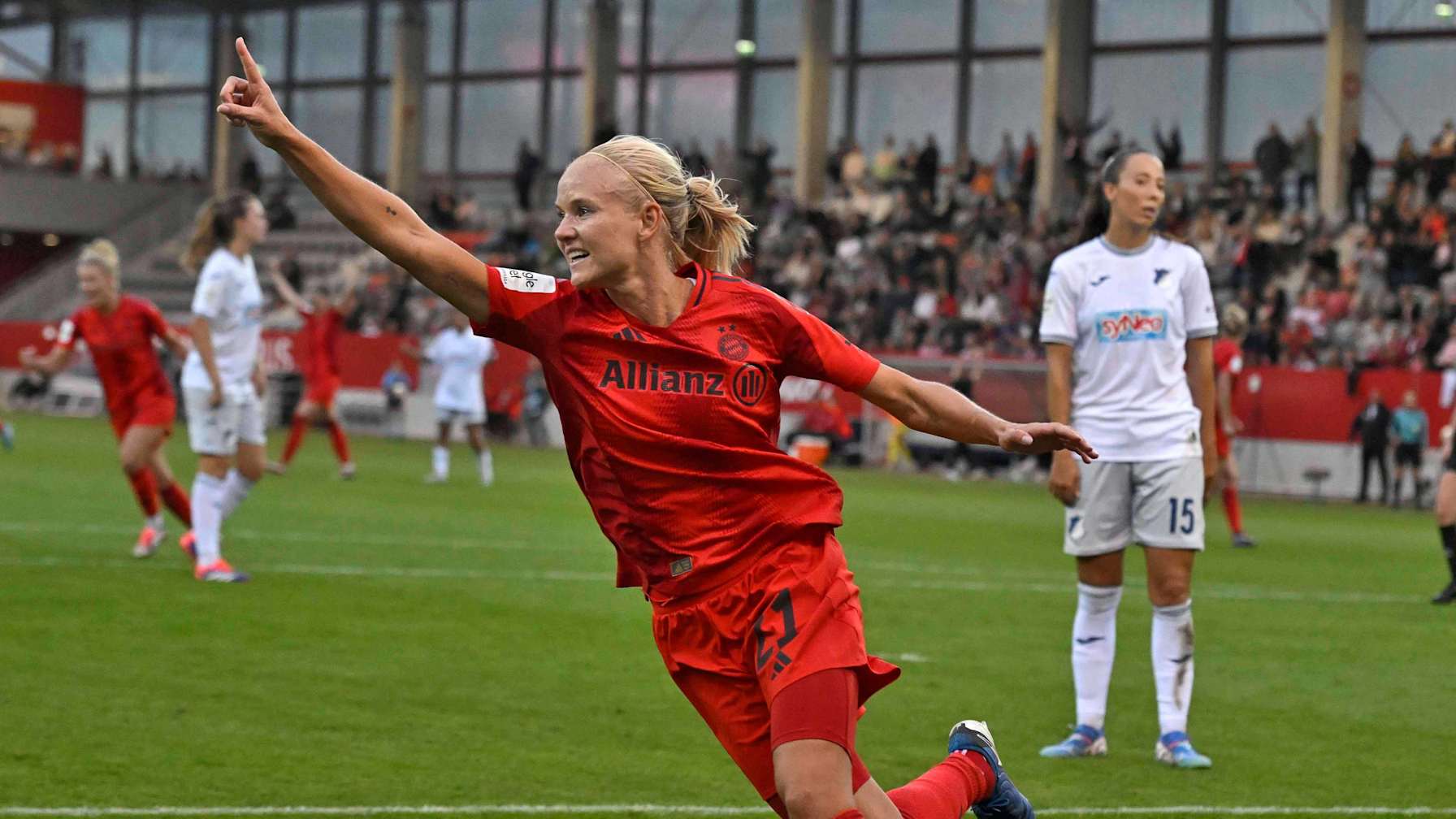 Pernille Harder ist FC Bayern-Spielerin der Saison 2024/25.