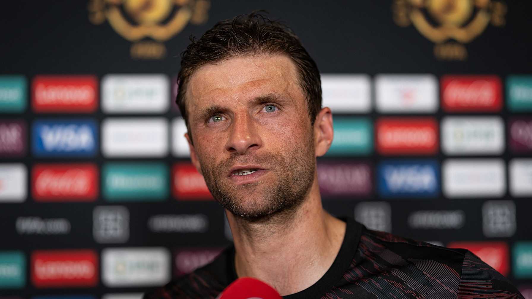Thomas Müller spricht im Interview nach dem Klub-WM-Spiel des FC Bayern gegen Benfica