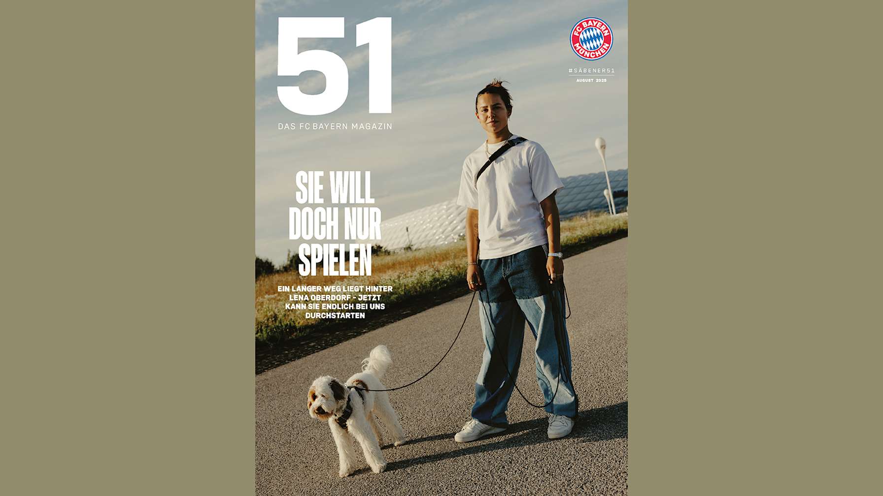 Cover der FC Bayern Magazin 51-Ausgabe August 2025 mit Lena Oberdorf vor der Allianz Arena