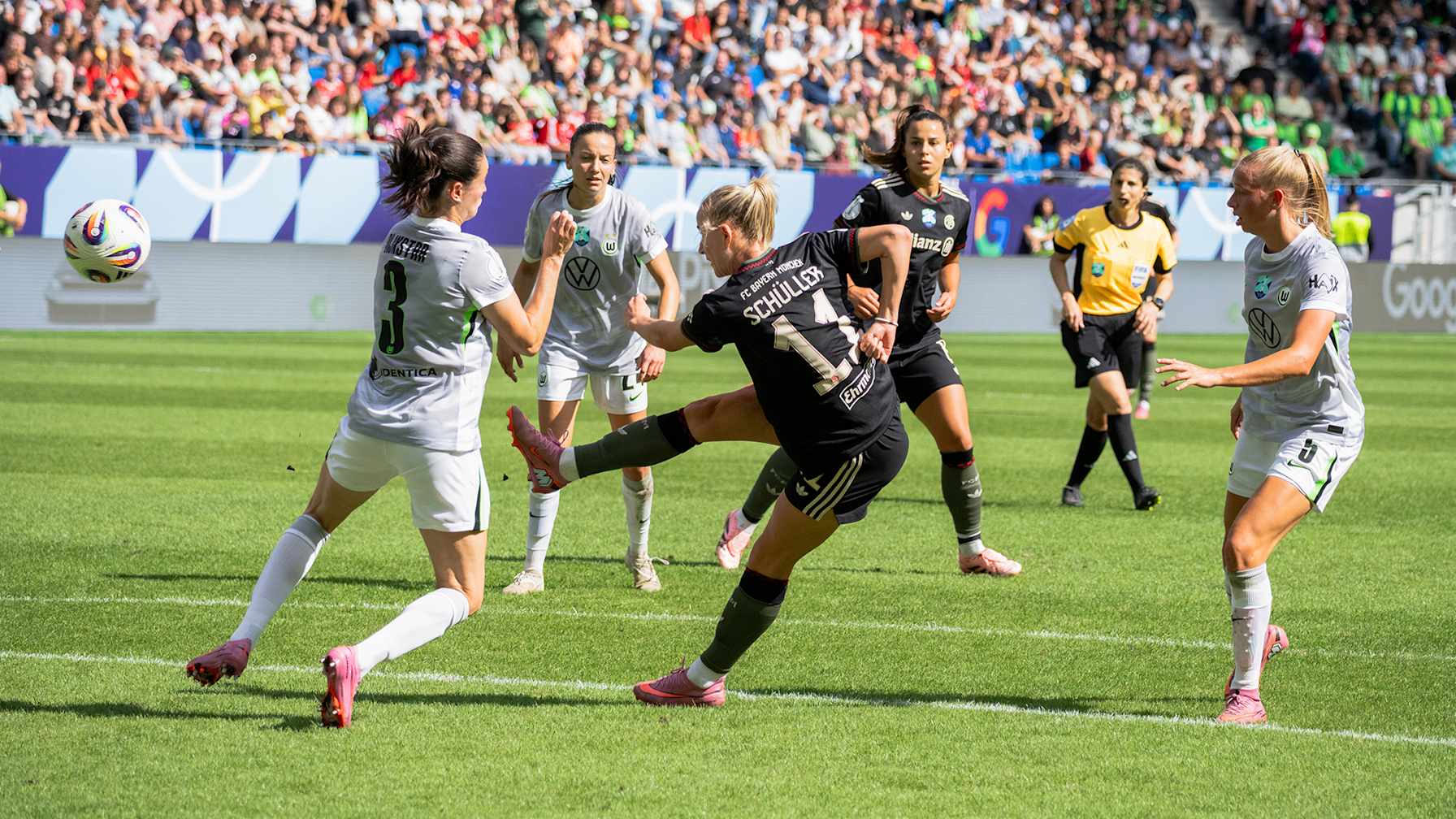 Spielszene aus dem Testspiel FC Bayern - Olympique Lyon