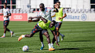 Entrenamiento FC Bayern Mane Upamecano