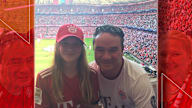Bayern-Fan Dirk mit seiner Tochter in der Allianz Arena.