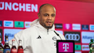 Vincent Kompany spricht im Pressetalk des FC Bayern vor dem Spiel gegen Holstein Kiel.