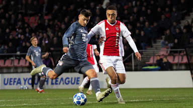 u19ajax_fcb_121218