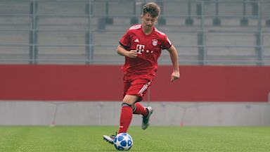 u19kickers_fcb_300319