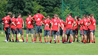 u17haching_fcb_140818