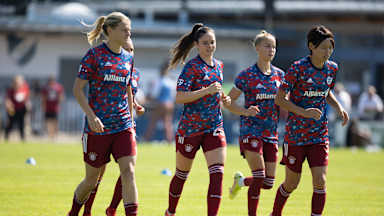 210904_FCBFrauen_Warmup