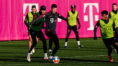 13_Abschlusstraining_vor-BVBFCB_211203_DON