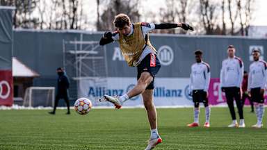 21_Tag-vor-FCBFCB_211207_DON