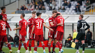 Mannschaft_feiern_Kopie
