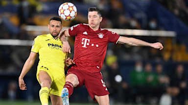 Robert Lewandwoski am Ball gegen Villarreal