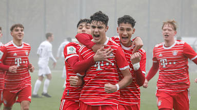 FC Bayern U19, Jubel, Aleksandar Pavlovic, Yousef Qashi