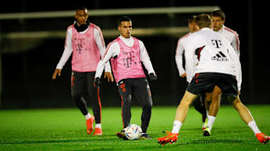 221110_U192_FCB