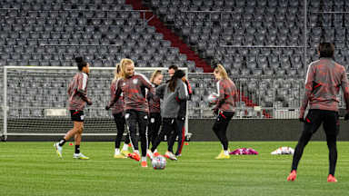 FC Bayern Frauen Alexander Straus und Carolin Simon