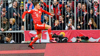 Benjamin Pavard ist Schütze des FC Bayern Tor des Monats März 2023