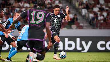 Kawaski Frontale - FC Bayern