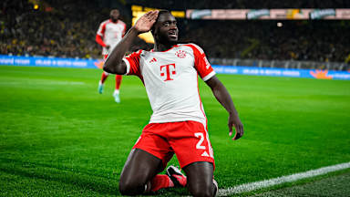 celebracion Dayot Upamecano FC Bayern