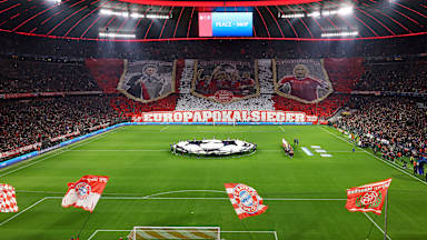 Coreo de la afición del Bayern antes del partido de la Liga de Campeones contra el FC Copenhague